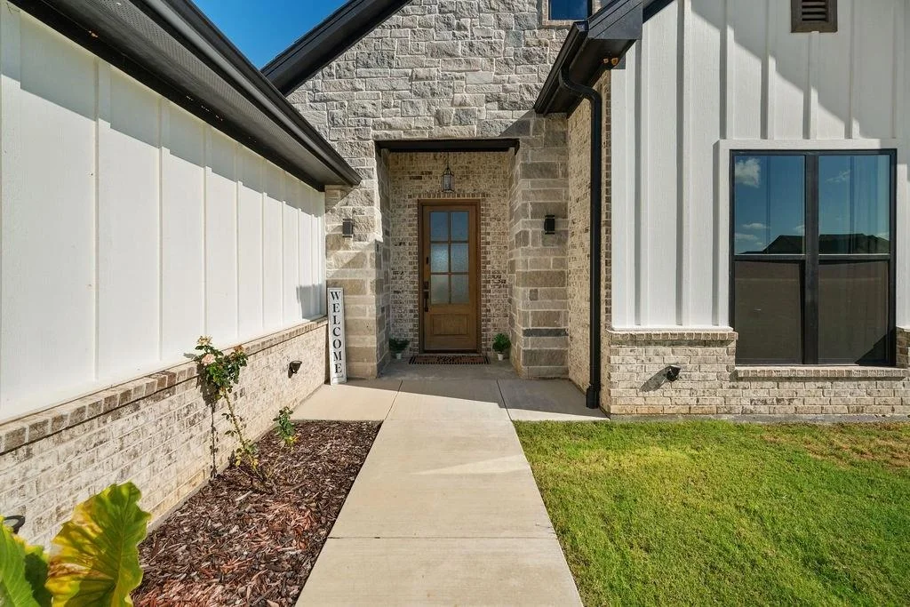 Photo of 16139 Eagle Lane