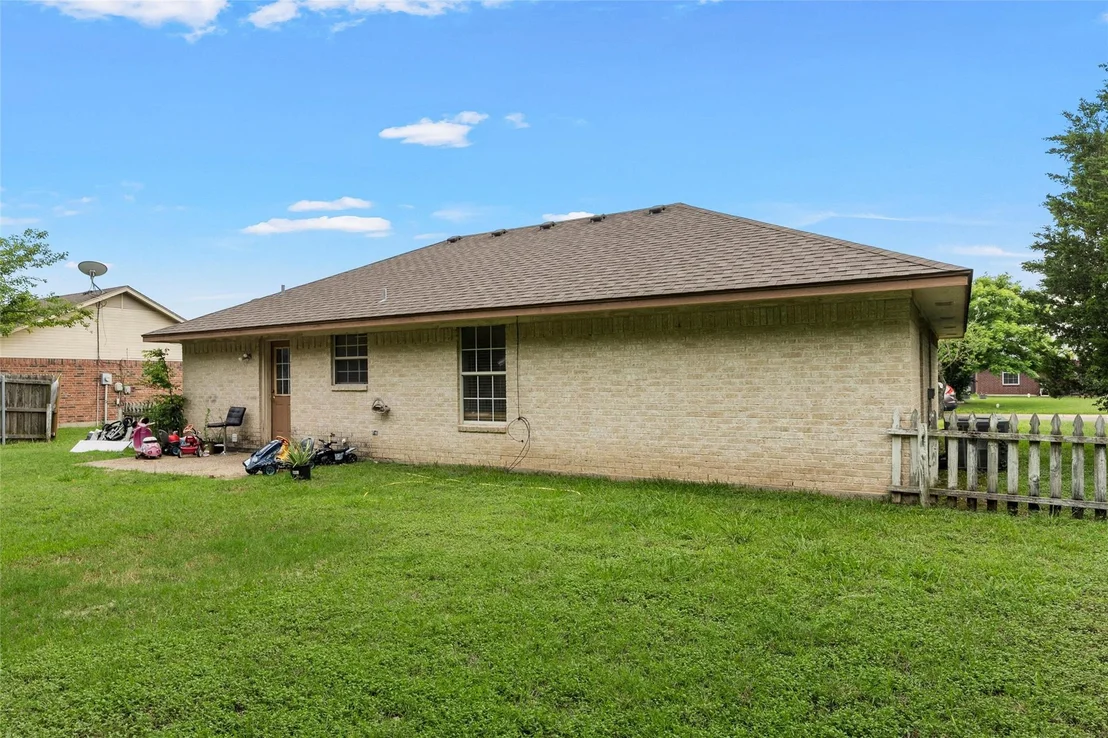 Photo of 1307 Luanne