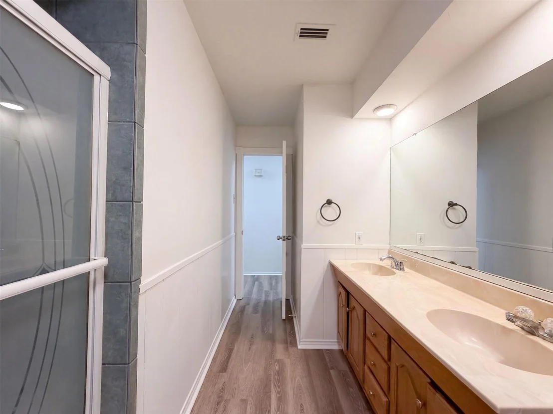 Photo of 1136 Kris Street