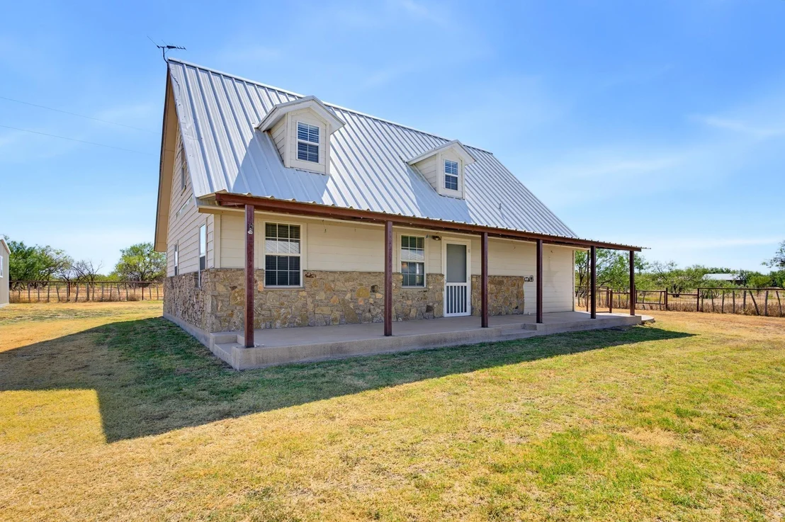 Photo of 1818 S County Road 215