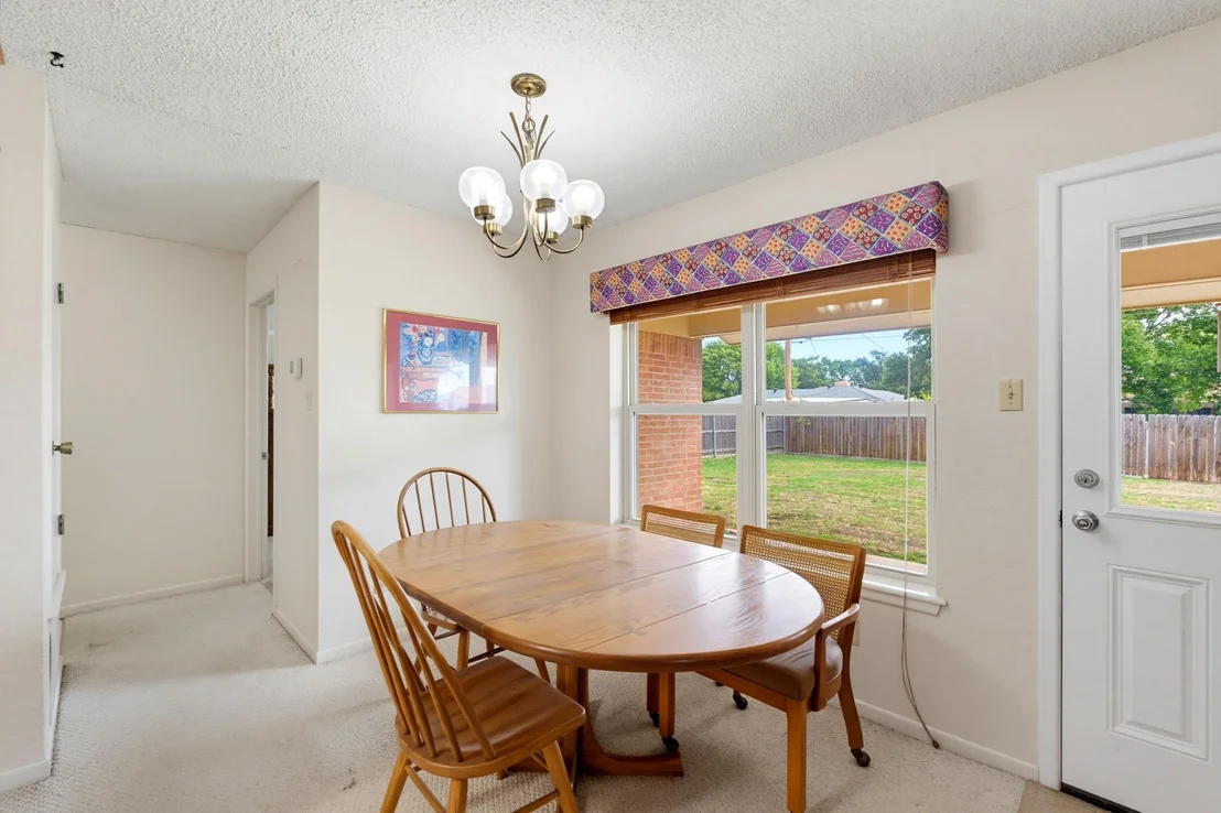 Photo of 709 Gary Ln
