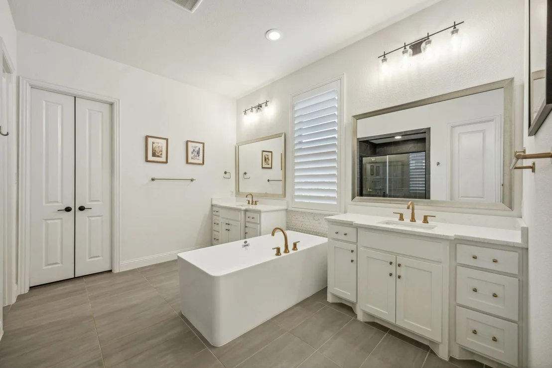 Photo of 8365 Western