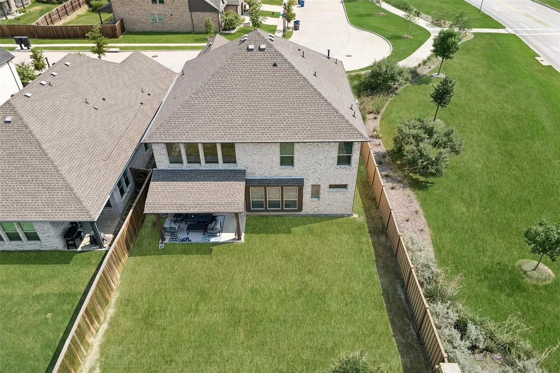 Photo of 621 Hummingbird Drive