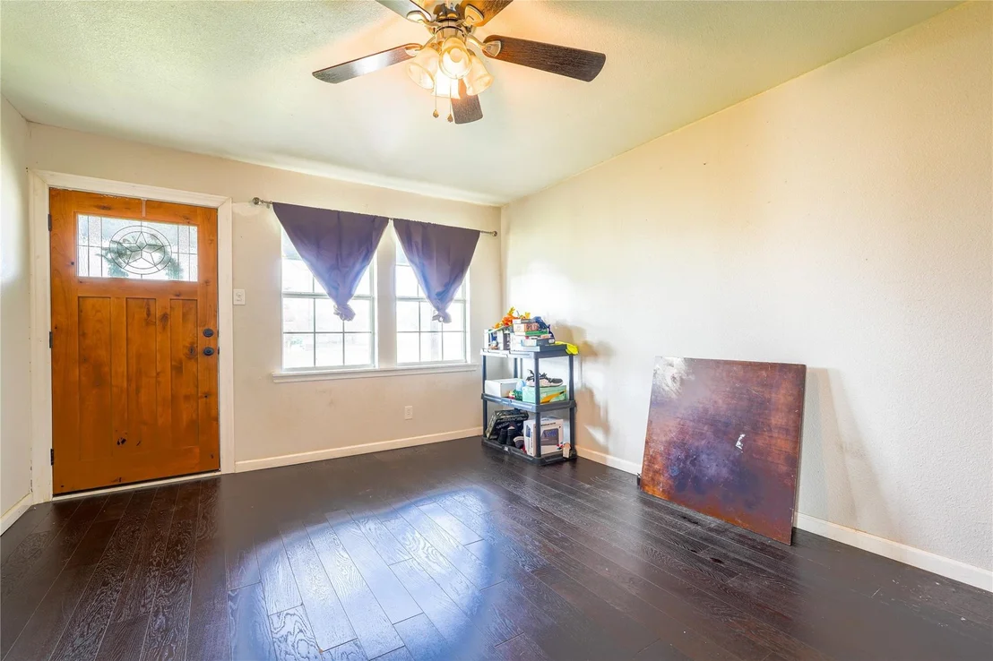 Photo of 200 W Greenbriar Street