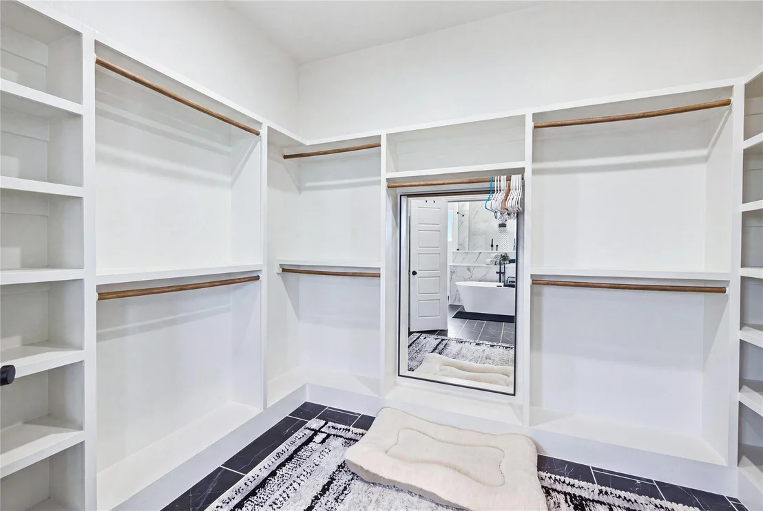 Photo of 1135 Paradise Parkway