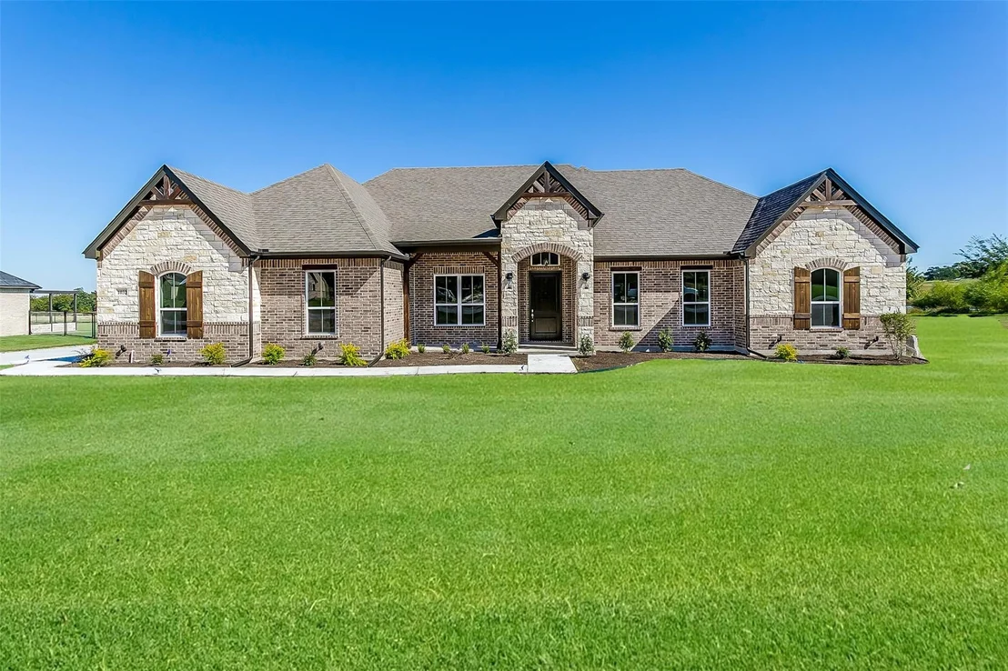 Photo of 1014 Gonzollas Road