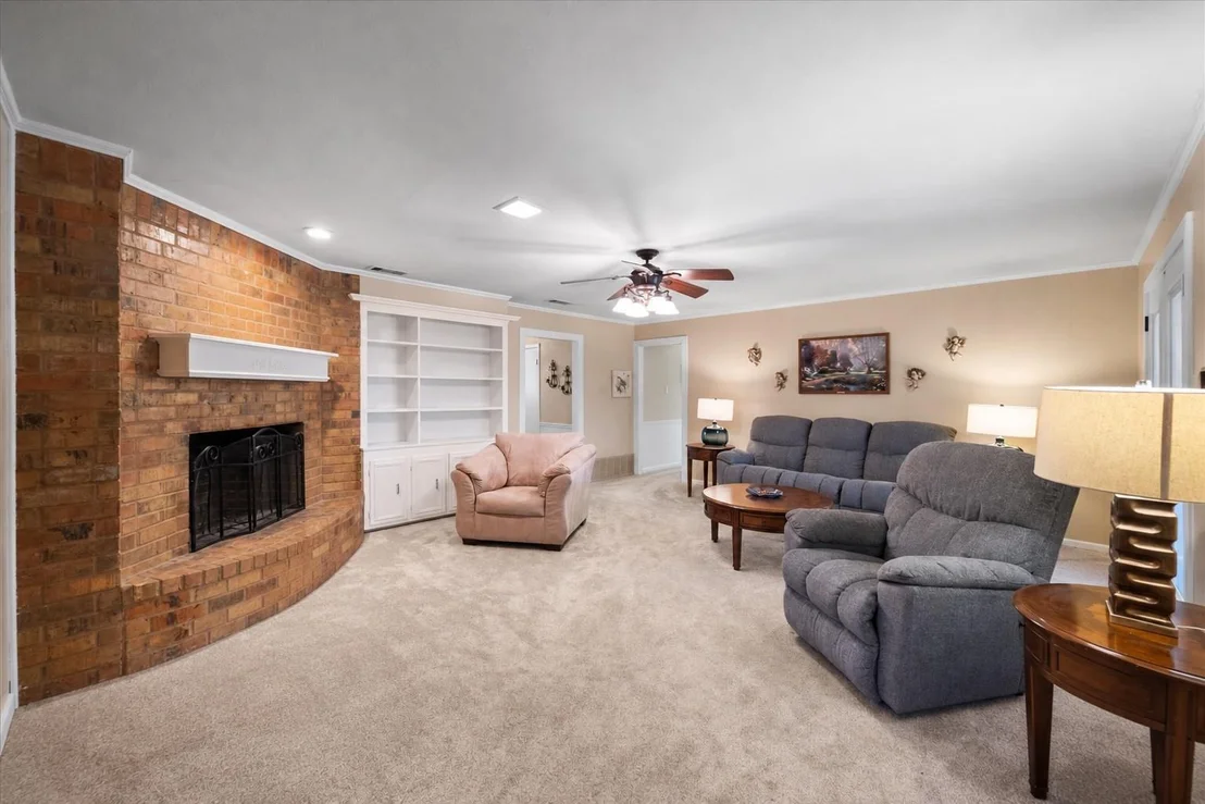 Photo of 929 Madison Square