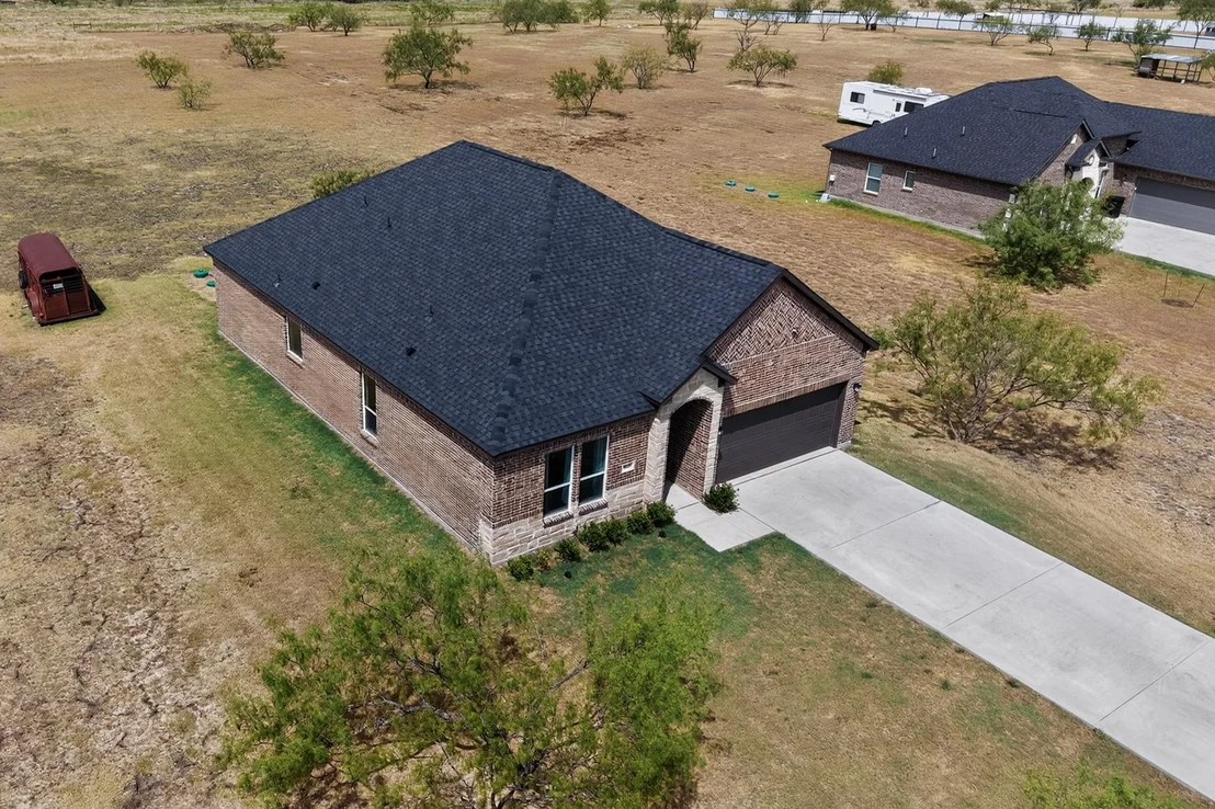 Photo of 925 Genesis Road