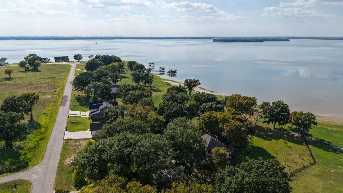 Photo of 1520 Shoreline Drive