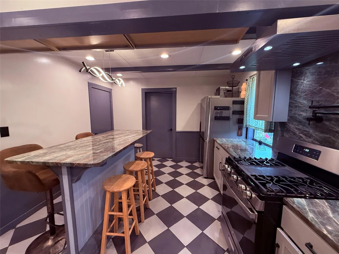 Photo of 1201 W 5th Street