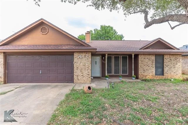 Photo of 725 Tabard Trail