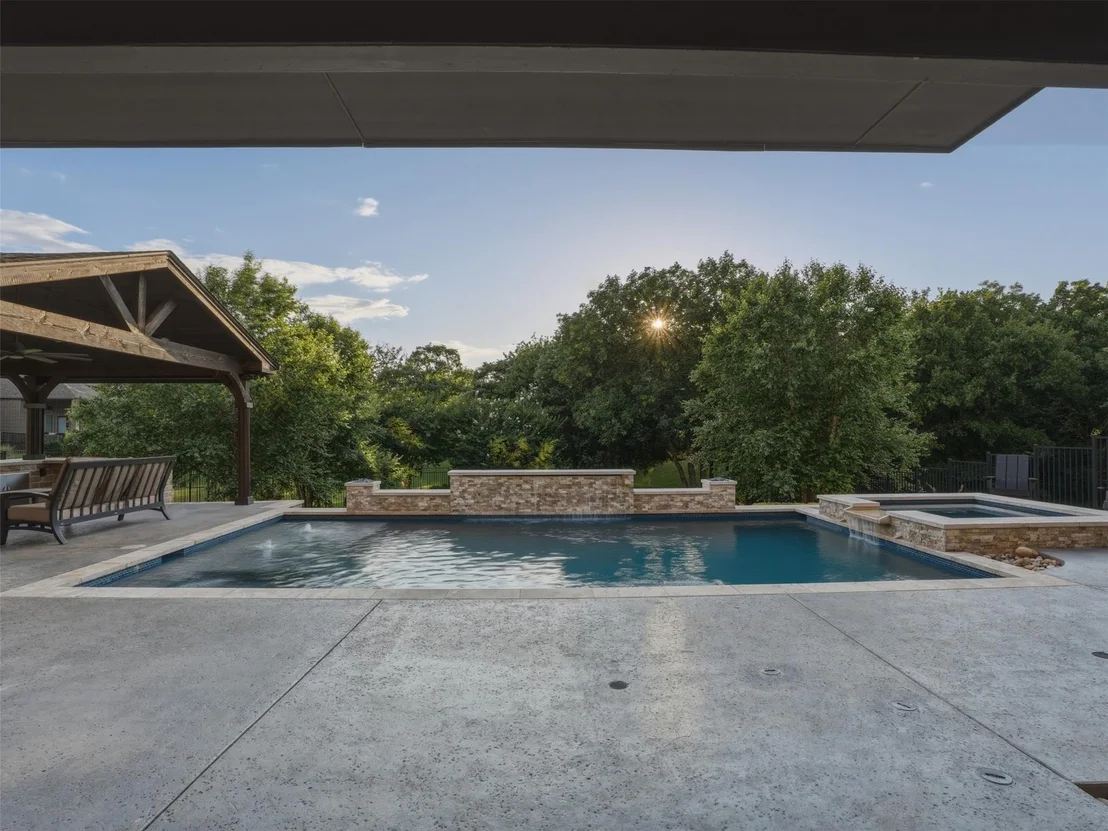 Photo of 1221 Falcon Drive