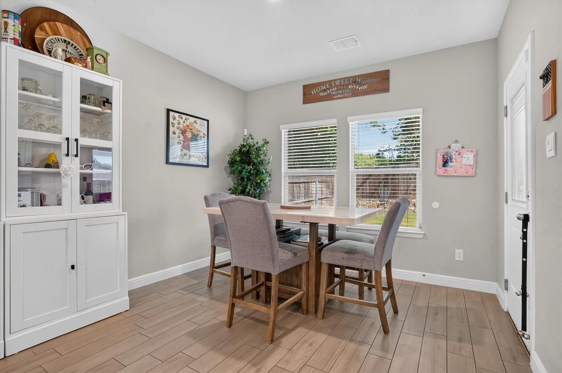 Photo of 1425 Bennett Drive