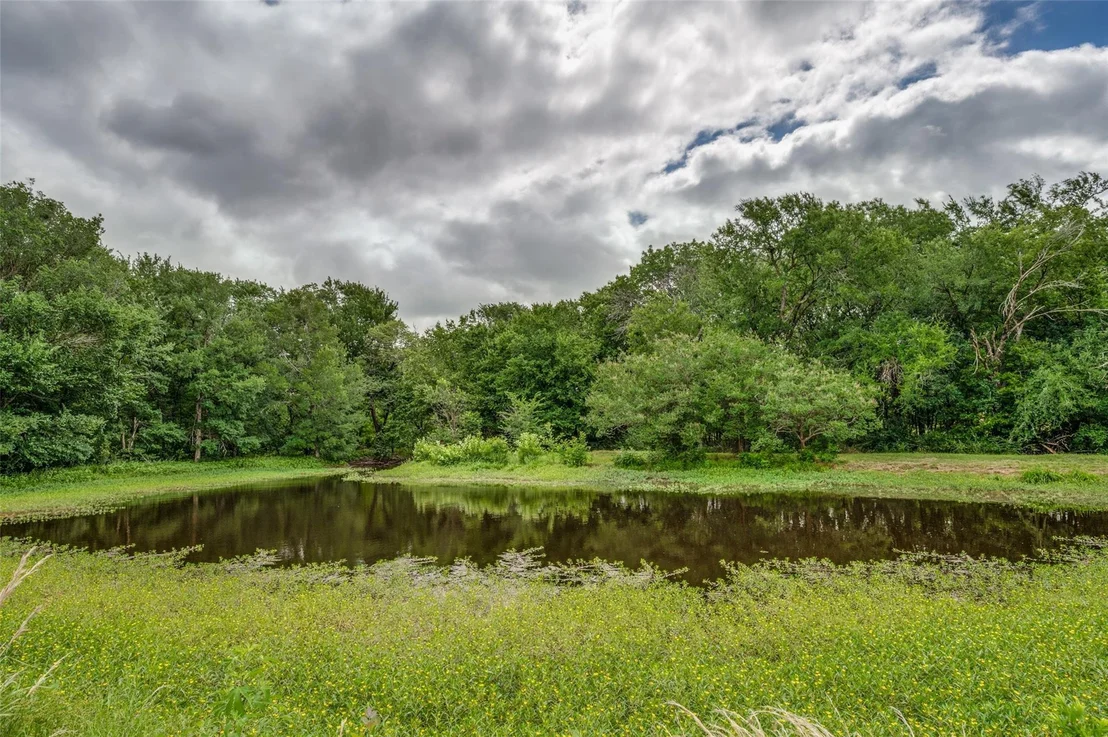 Photo of 1833 Dr Sanders Road