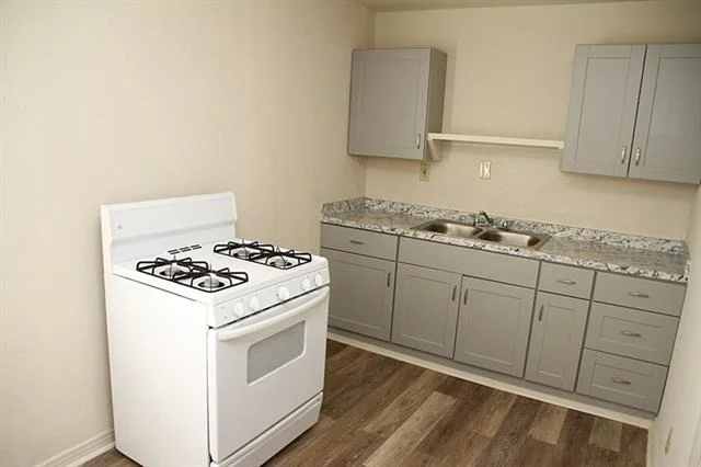 Photo of 415 Hallvale Drive