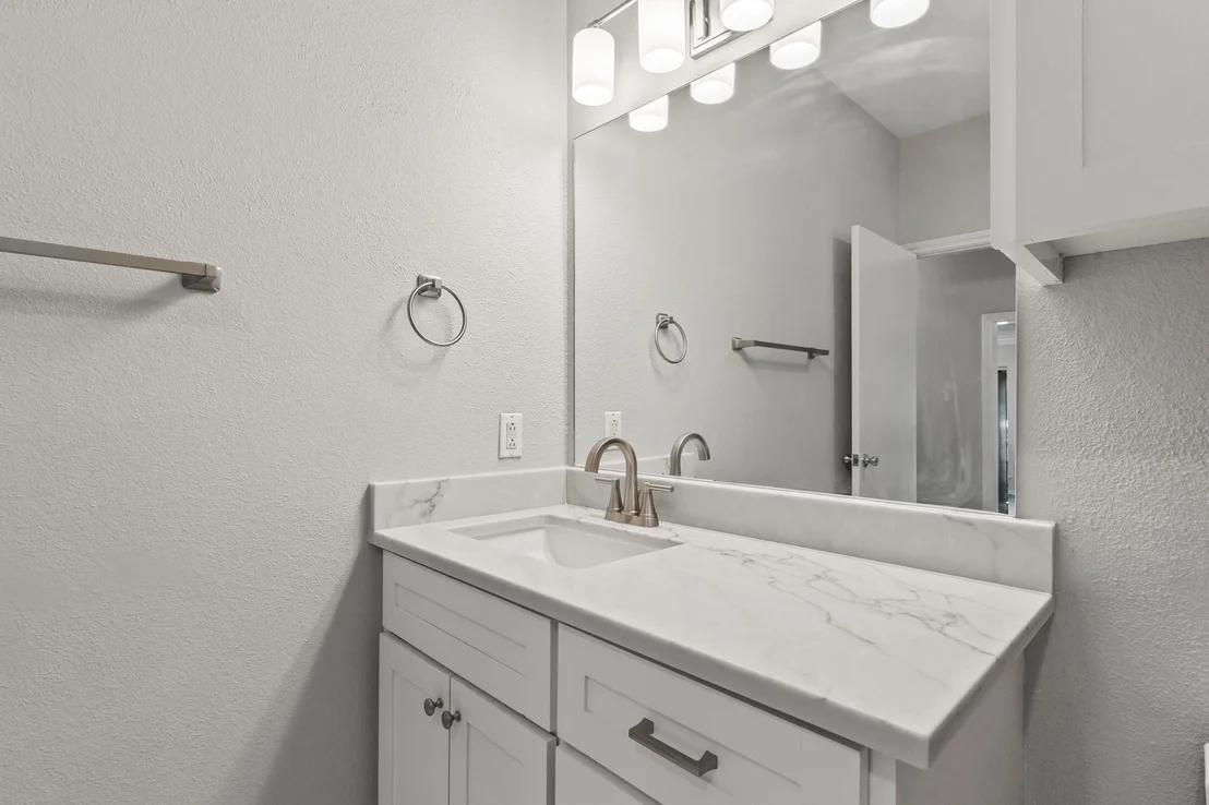 Photo of 5366 Point LaVista