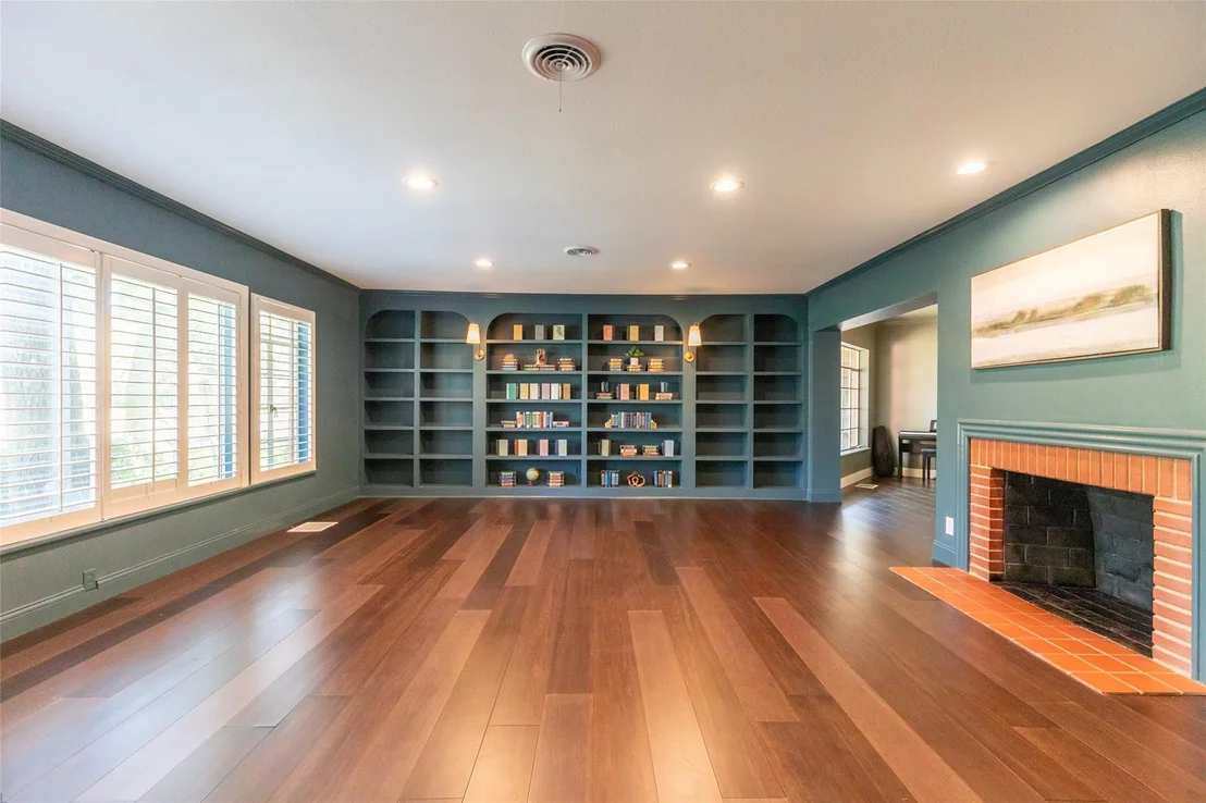 Photo of 3765 Woodridge Drive