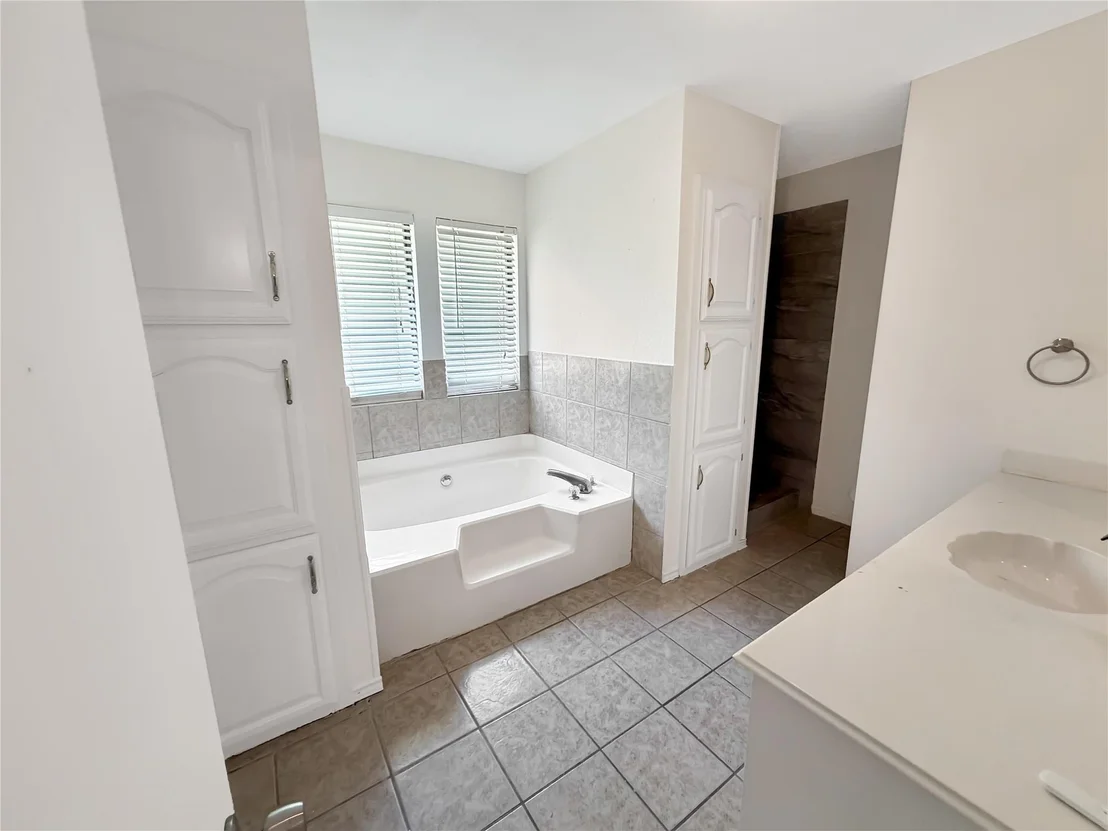 Photo of 1106 N Atkins Drive