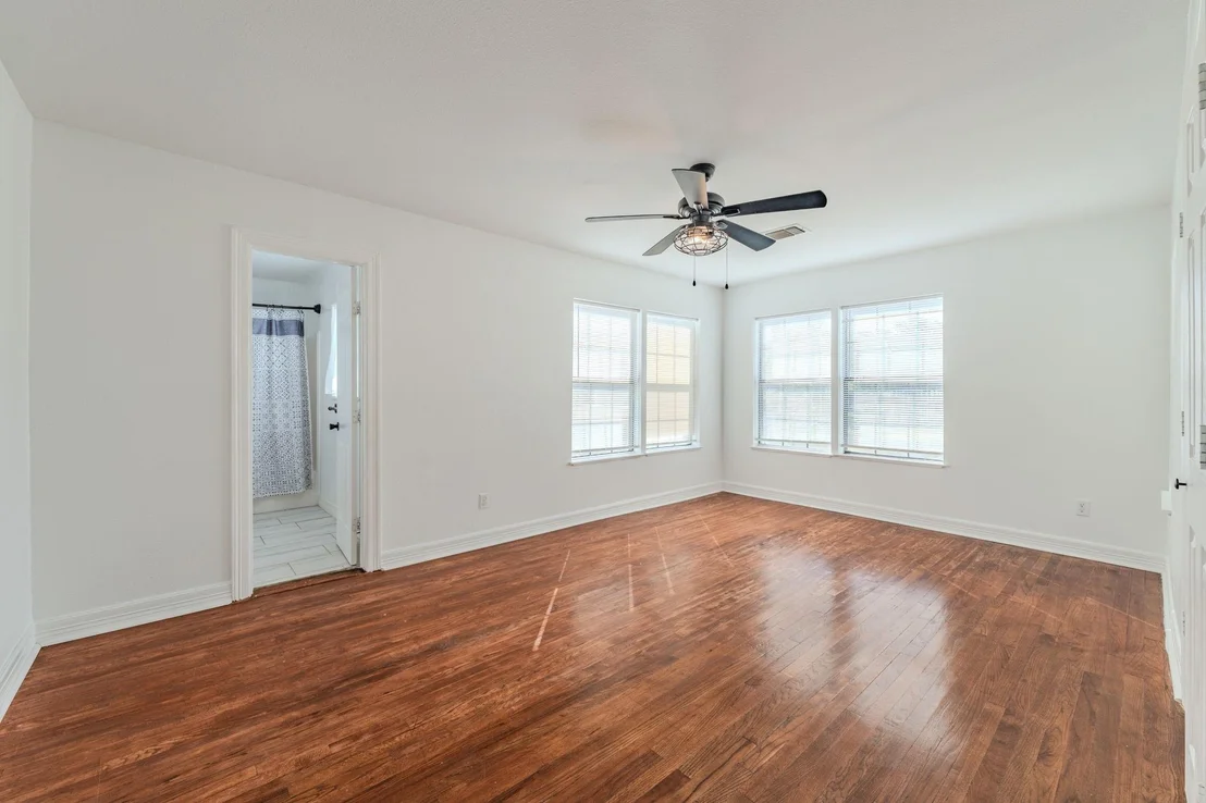 Photo of 688 Private Road 1152