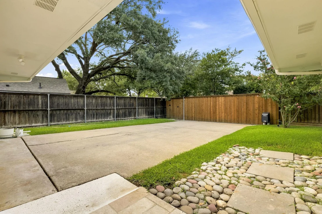 Photo of 7429 Tangleglen Drive