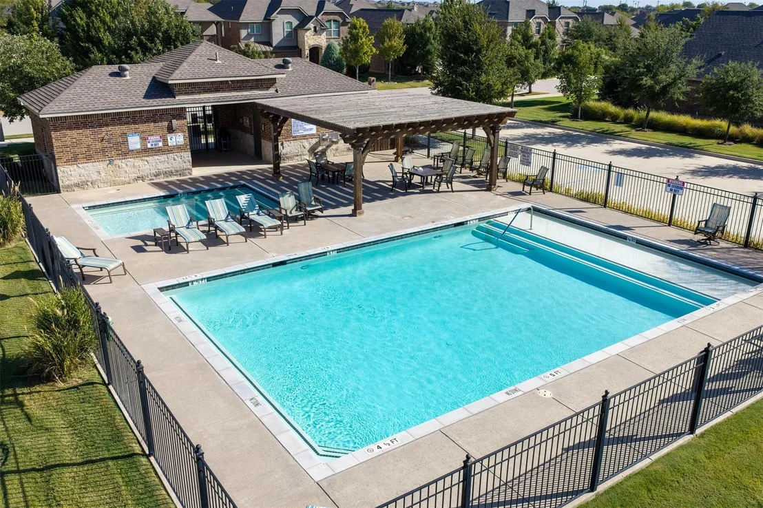 Photo of 6424 Roaring Creek