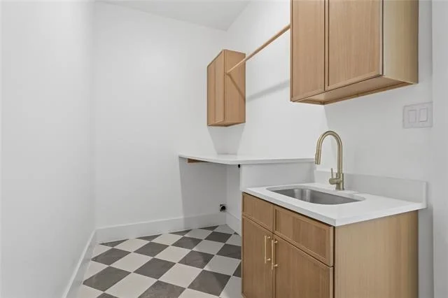 Photo of 8125 Sutherland Lane