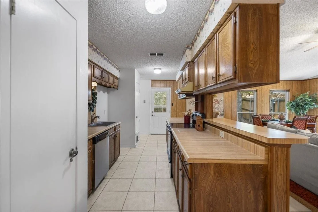 Photo of 207 Grass Knoll Drive