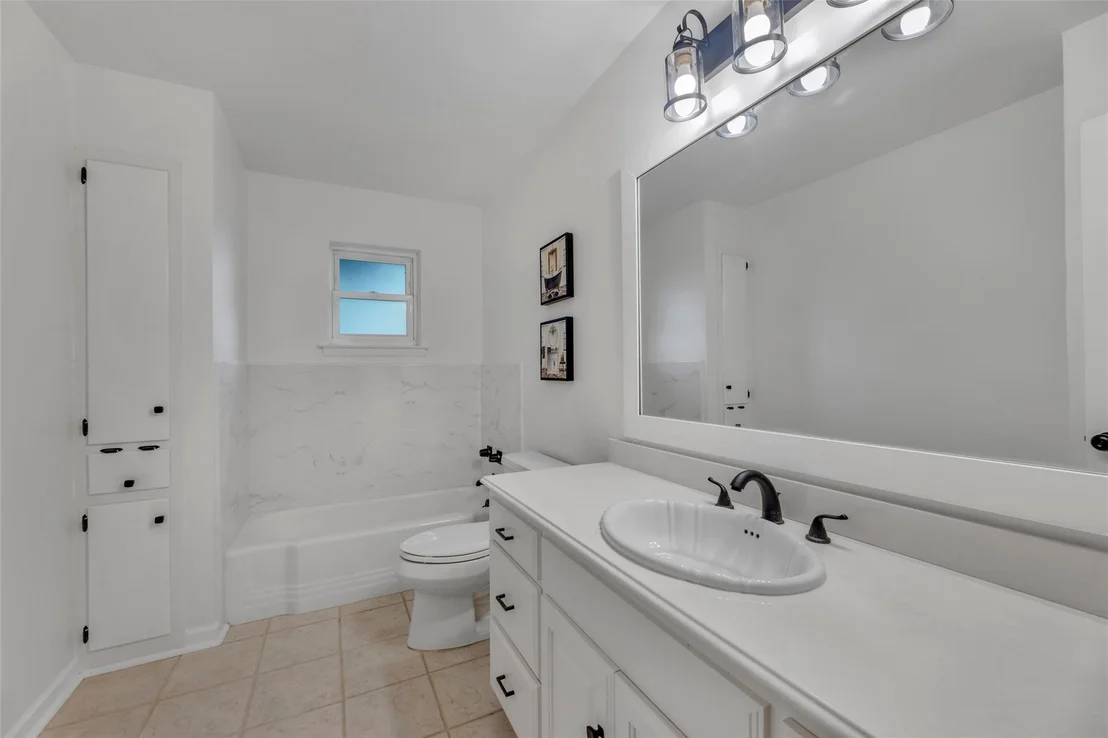Photo of 204 Juniper Street