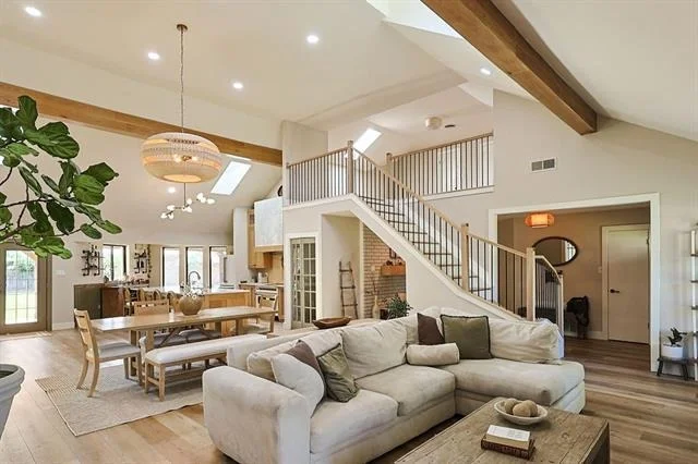 Photo of 23 Fairway Oaks Boulevard