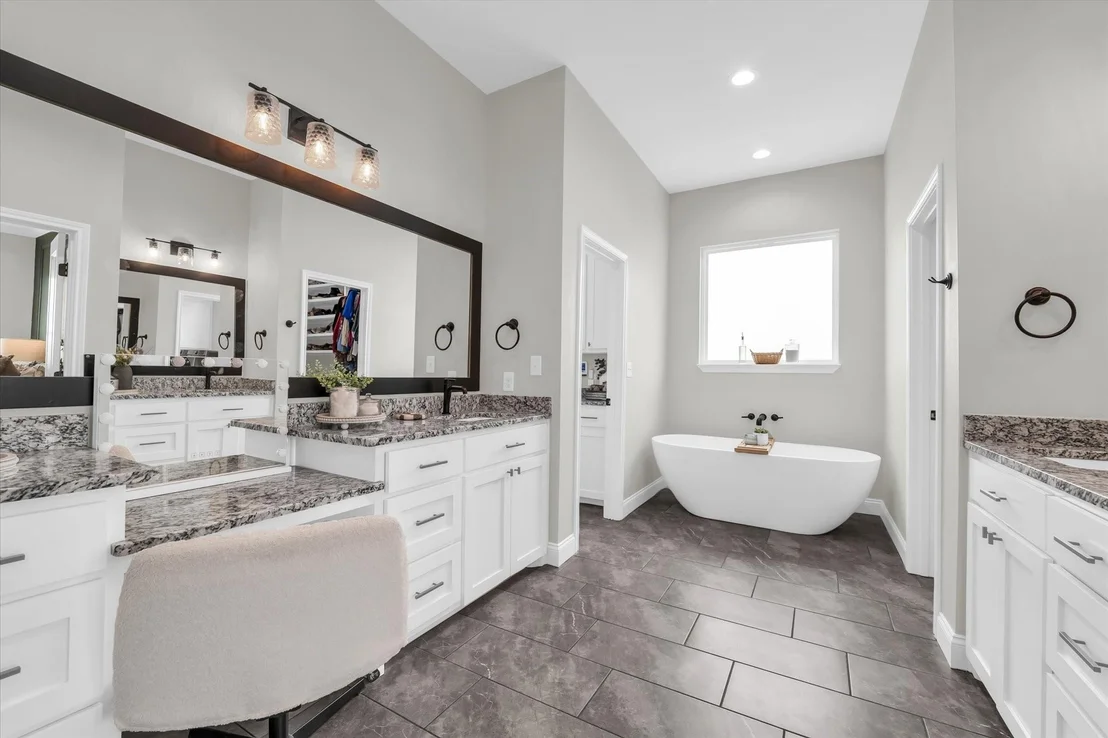 Photo of 154 Water View Lane