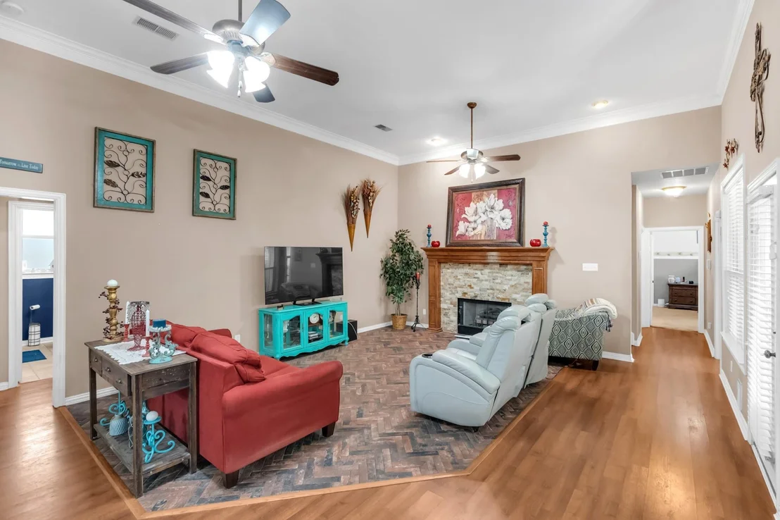 Photo of 18 Red Bluff Court