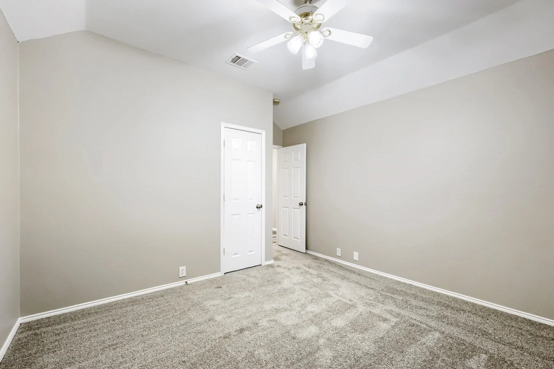 Photo of 605 Oakbrook Drive