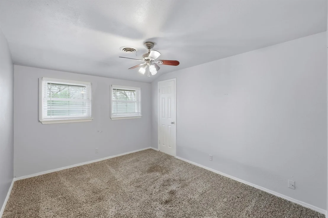 Photo of 806 Waggoner Drive