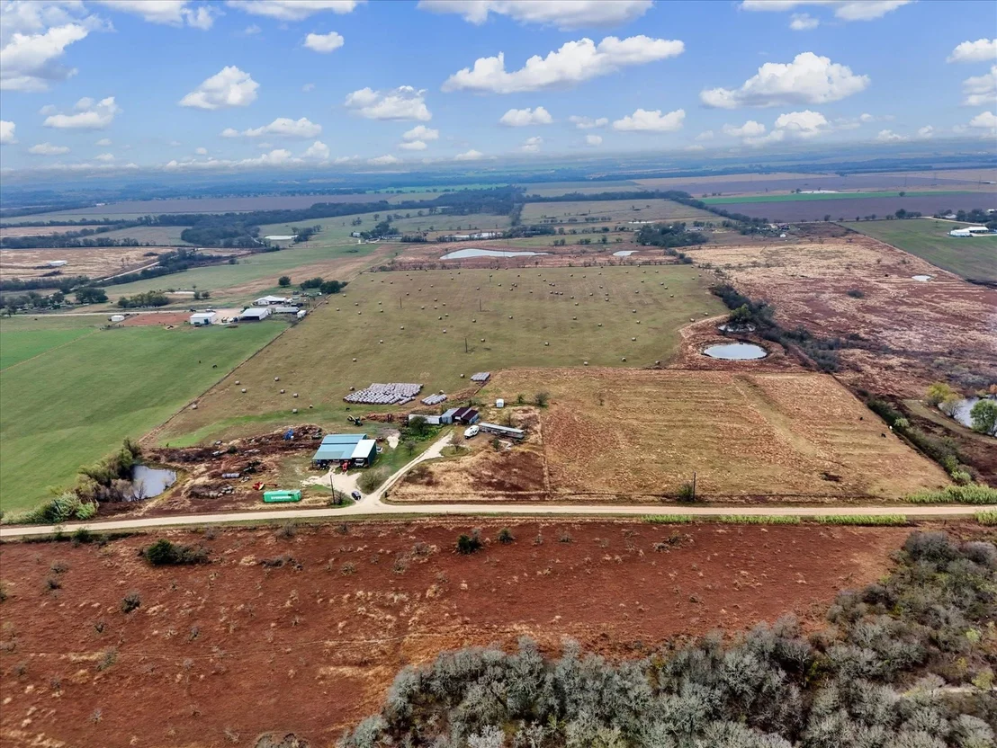 Photo of 689 County Road 464