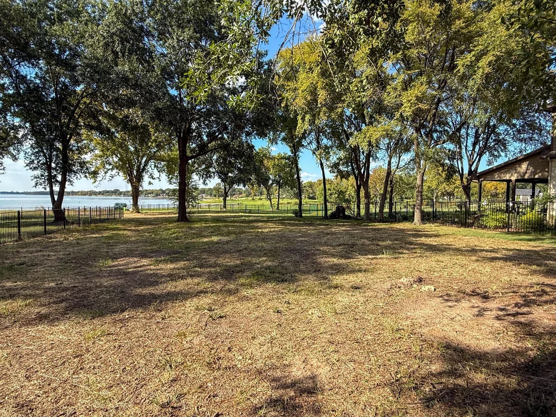 Photo of 1520 Shoreline Drive