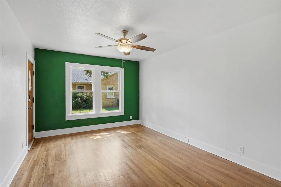 Photo of 704 Forrest Avenue