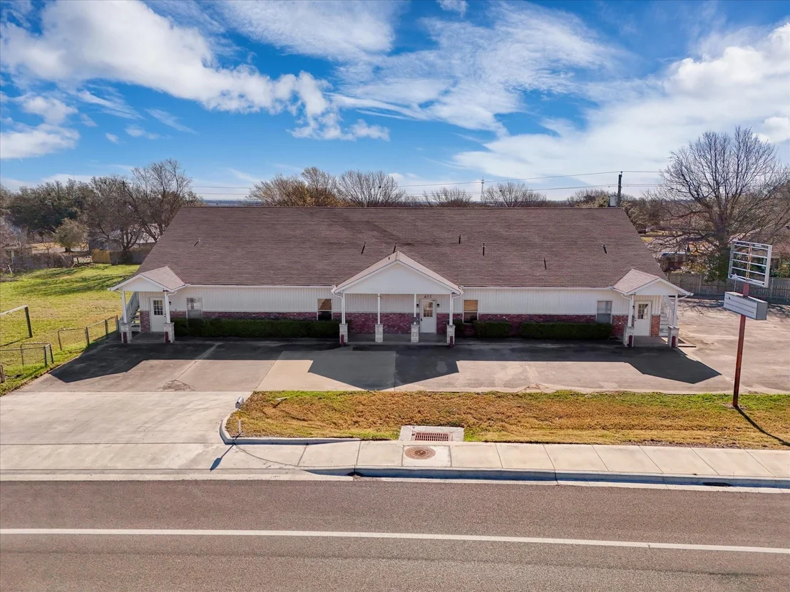 Photo of 611 W Spring Valley Road