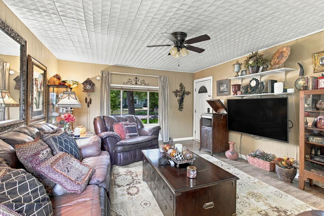 Photo of 215 W Munson Street