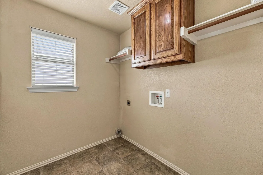 Photo of 914 Winding Road