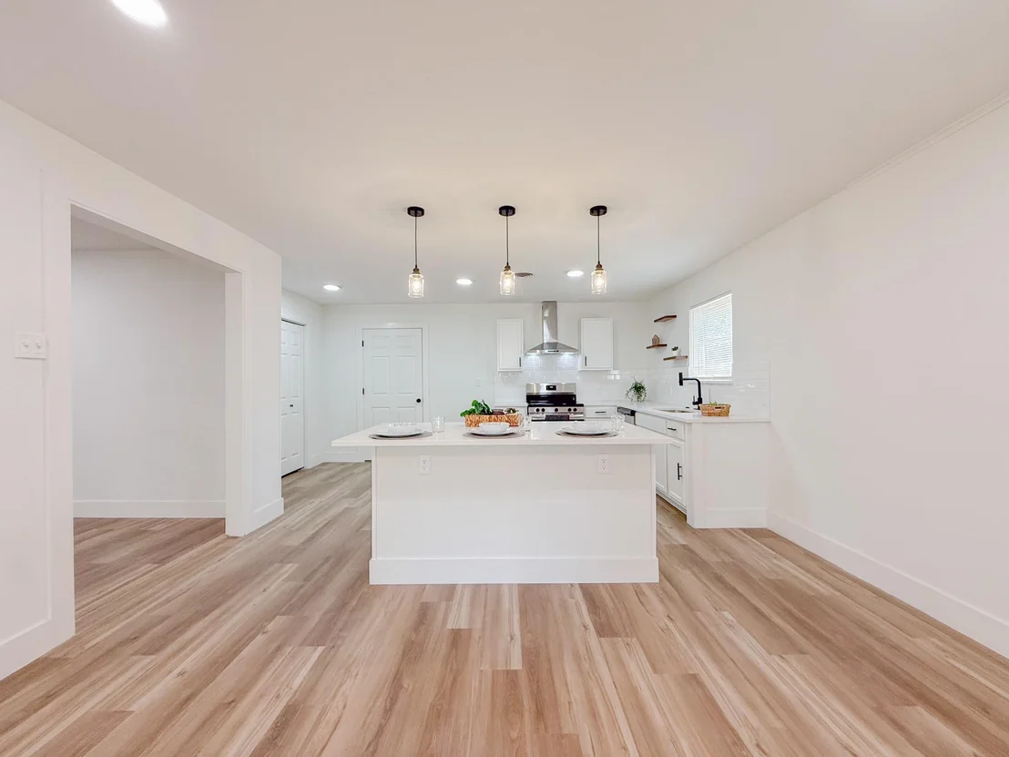 Photo of 228 Hallbrook Drive