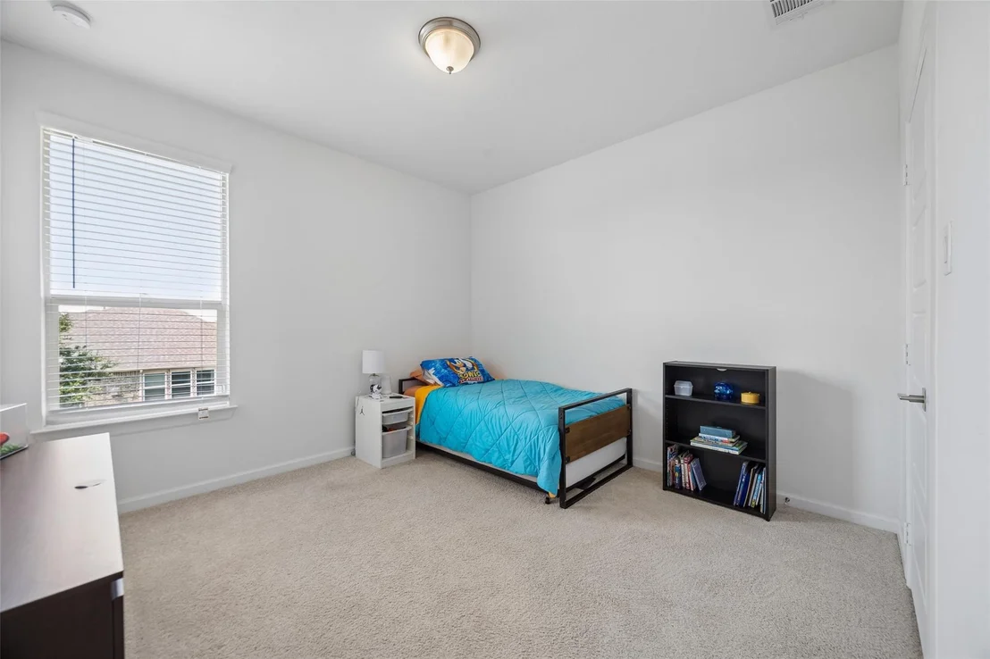 Photo of 621 Hummingbird Drive