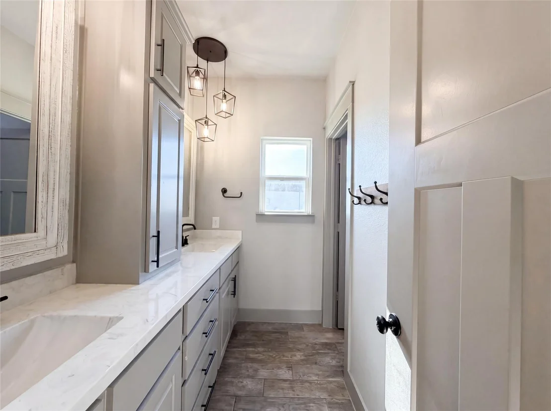 Photo of 725 Cheyenne Trail