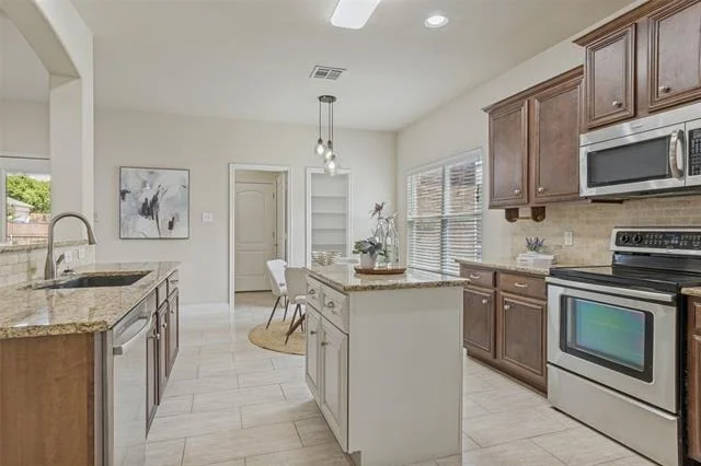 Photo of 1136 Hidden Lakes Way