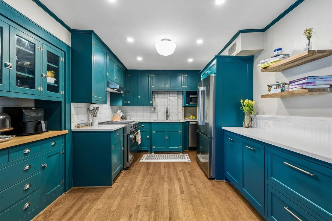 Photo of 2235 Mistletoe Boulevard