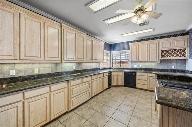 Photo of 1141 Lake Halbert Road
