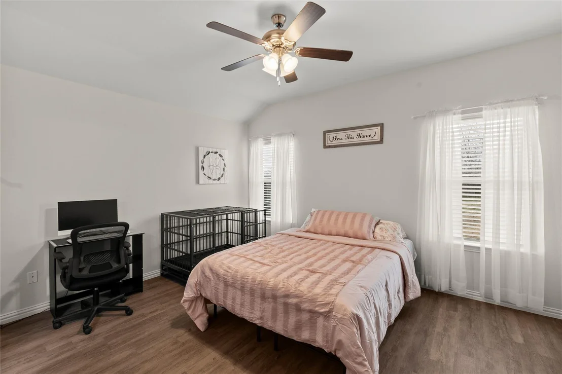 Photo of 115 Oak Springs Loop