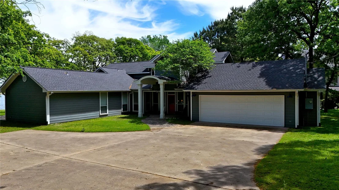 Photo of 7811 Double Oaks Road