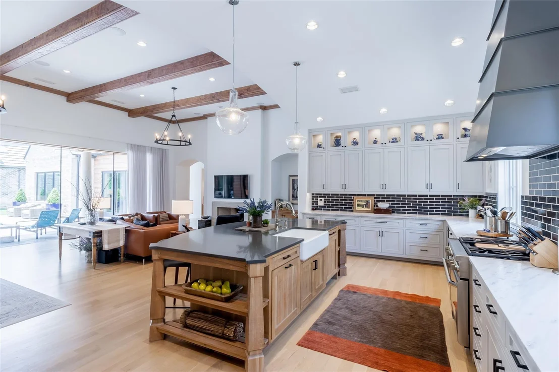 Photo of 341 Devon Drive