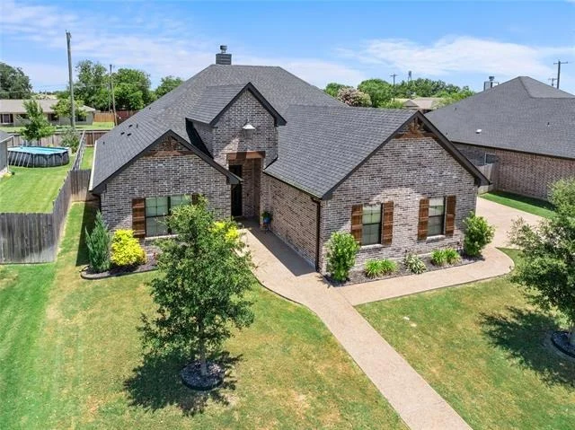 Photo of 932 Gallant Fox Road