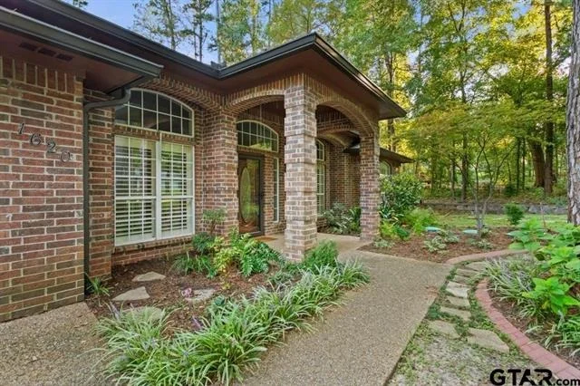 Photo of 1620 Brookhollow Drive
